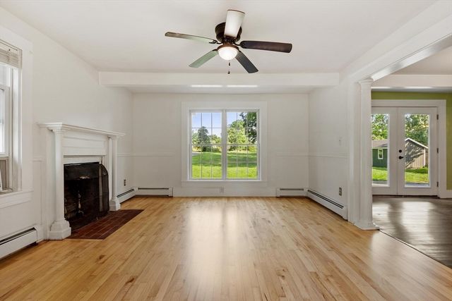 48 Central St, West Brookfield, MA 01585