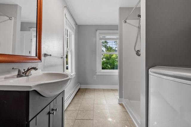 48 Central St, West Brookfield, MA 01585