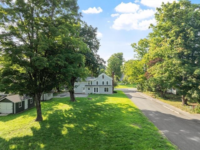 48 Central St, West Brookfield, MA 01585