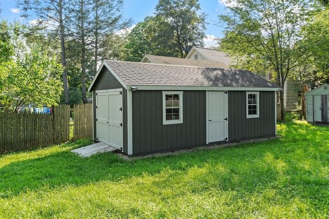 48 Central St, West Brookfield, MA 01585