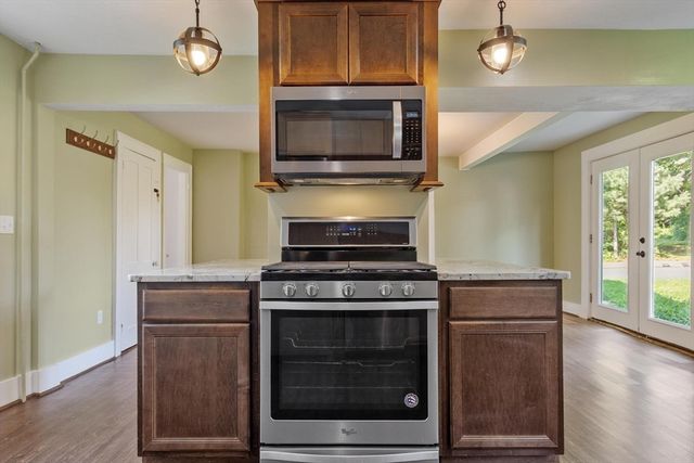 48 Central St, West Brookfield, MA 01585