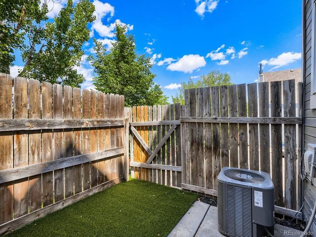 2248 S Jasper Way B, Aurora, CO 80013