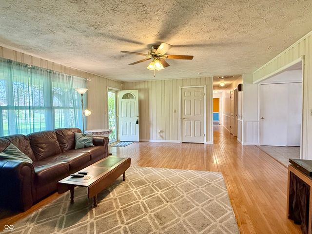 10386 N County Road 650 E, Brownsburg, IN 46112