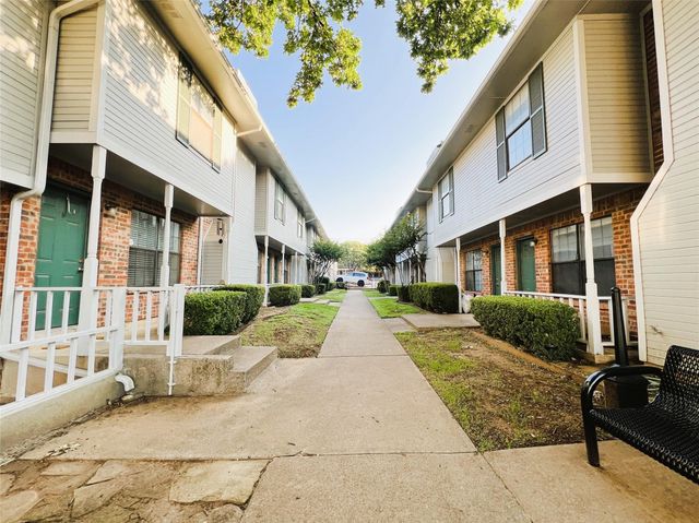 929 W Hickory Street A2, Denton, TX 76201