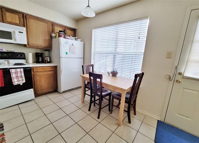 929 W Hickory Street A2, Denton, TX 76201