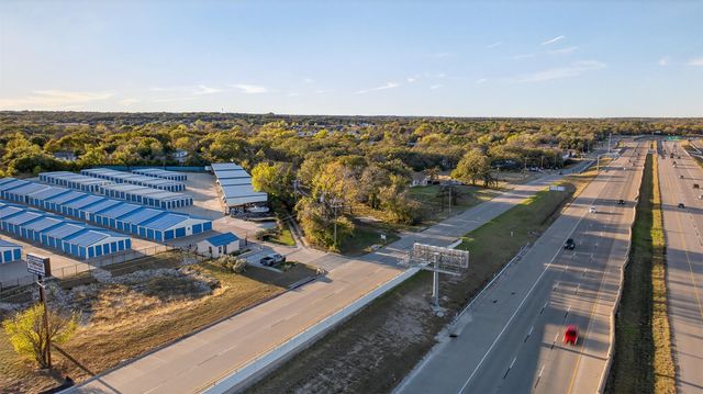 936 Southeast Parkway, Azle, TX 76020