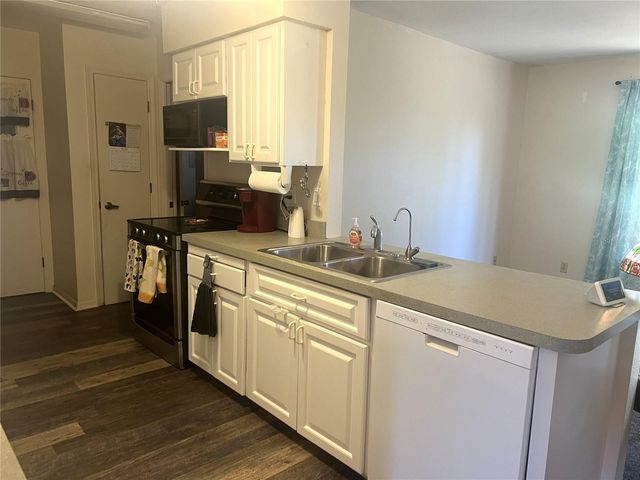 221 S VENICE BOULEVARD, Venice, FL 34293
