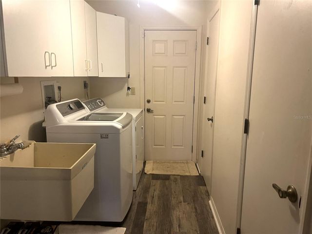 221 S VENICE BOULEVARD, Venice, FL 34293