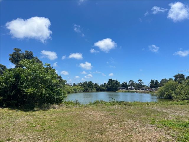 221 S VENICE BOULEVARD, Venice, FL 34293