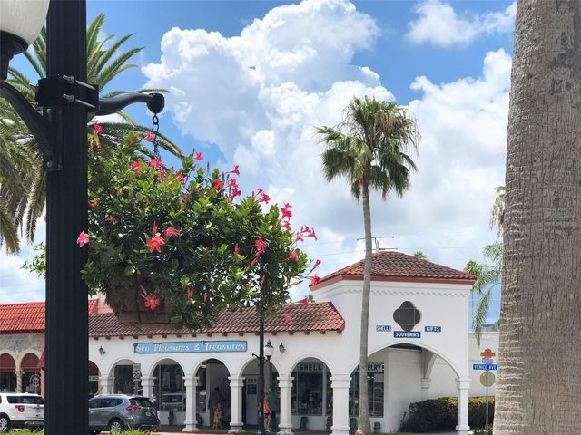 221 S VENICE BOULEVARD, Venice, FL 34293