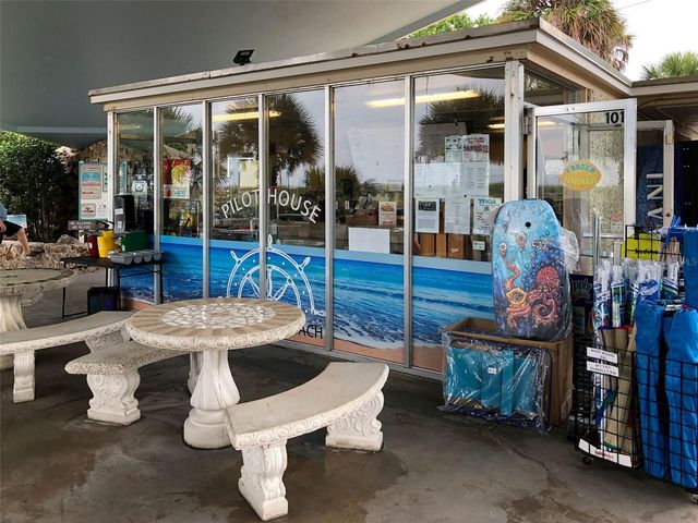 221 S VENICE BOULEVARD, Venice, FL 34293