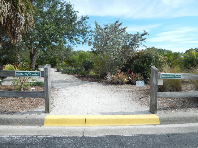 221 S VENICE BOULEVARD, Venice, FL 34293