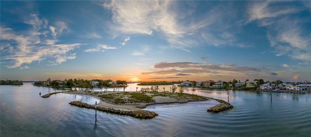 221 S VENICE BOULEVARD, Venice, FL 34293