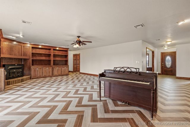 20430 E 580 Road, Inola, OK 74036