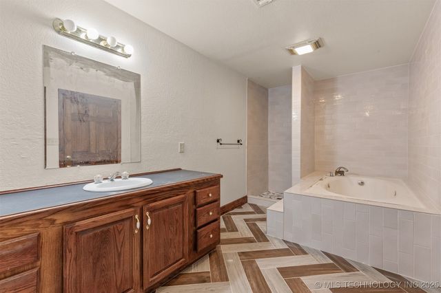 20430 E 580 Road, Inola, OK 74036