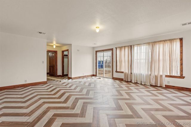 20430 E 580 Road, Inola, OK 74036