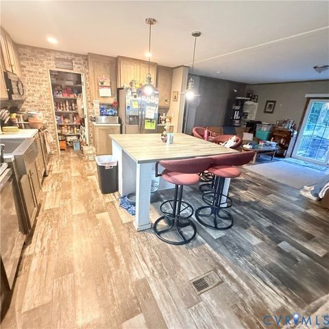 25585 Sawmill Rd, Carson, VA 23830