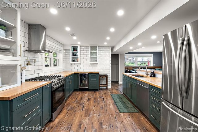 954 Panorama Drive, Milford, MI 48381