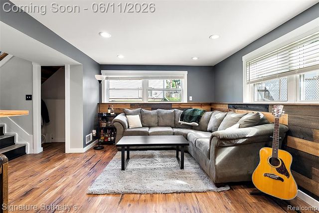 954 Panorama Drive, Milford, MI 48381