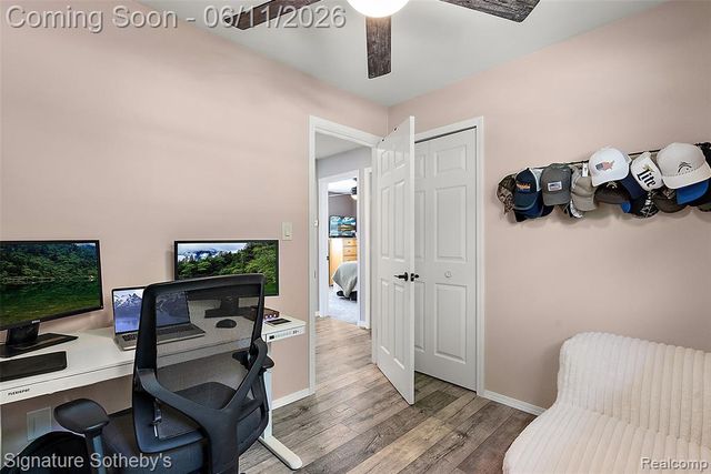 954 Panorama Drive, Milford, MI 48381