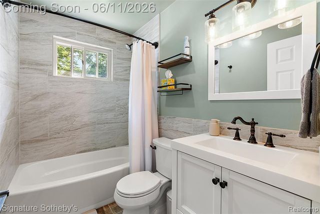954 Panorama Drive, Milford, MI 48381