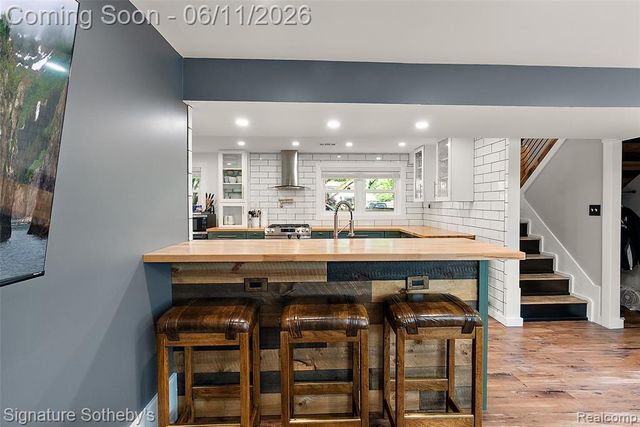954 Panorama Drive, Milford, MI 48381