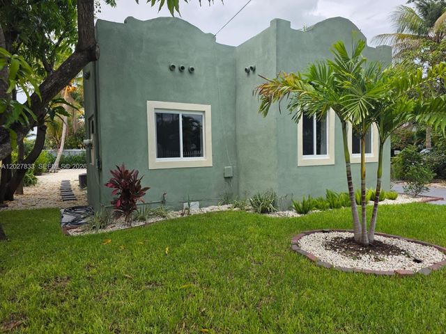 1139 NW 37th St, Miami, FL 33127
