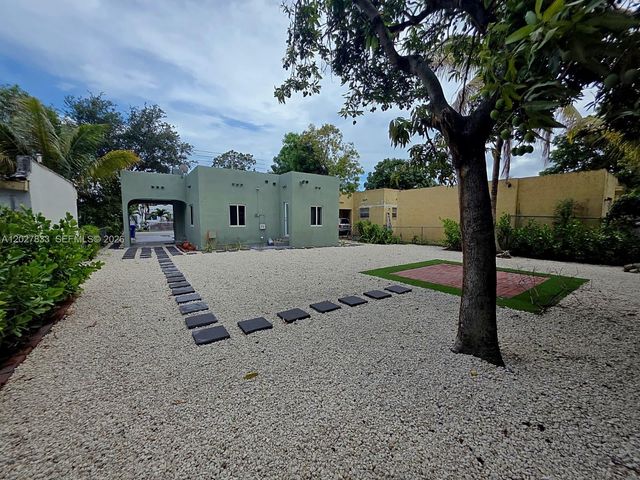 1139 NW 37th St, Miami, FL 33127