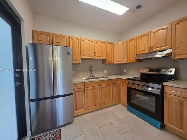 1139 NW 37th St, Miami, FL 33127