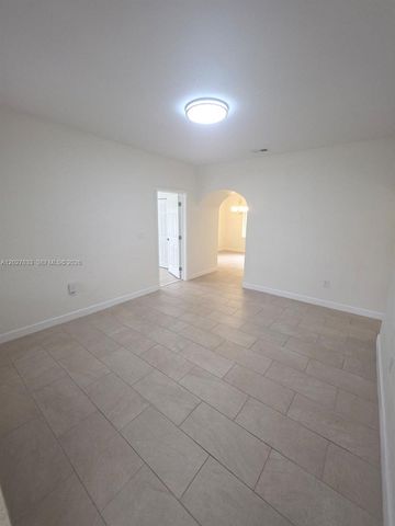 1139 NW 37th St, Miami, FL 33127
