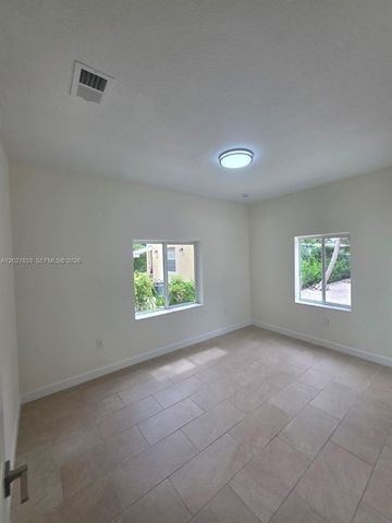 1139 NW 37th St, Miami, FL 33127