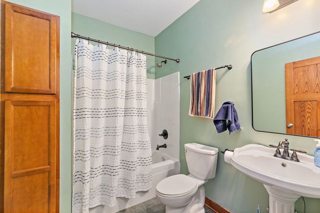 1151 Fox Hollow Court, Dekalb, IL 60115