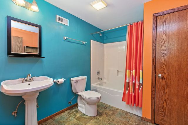 1151 Fox Hollow Court, Dekalb, IL 60115