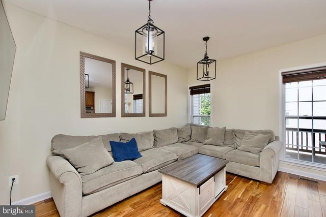 22047 AVONWORTH SQ, Broadlands, VA 20148