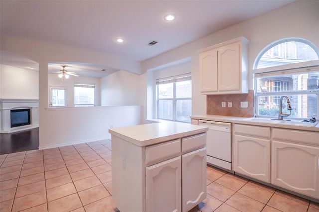 12532 Clarksburg Trail, Fort Worth, TX 76244