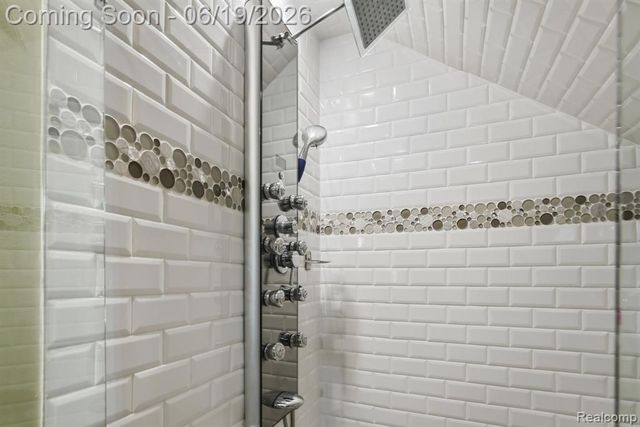 808 N Edison Avenue, Royal Oak, MI 48067