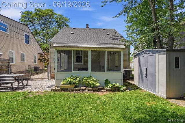 808 N Edison Avenue, Royal Oak, MI 48067