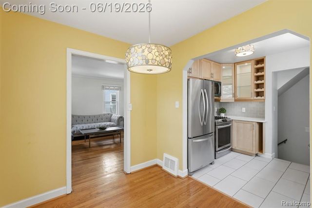 808 N Edison Avenue, Royal Oak, MI 48067