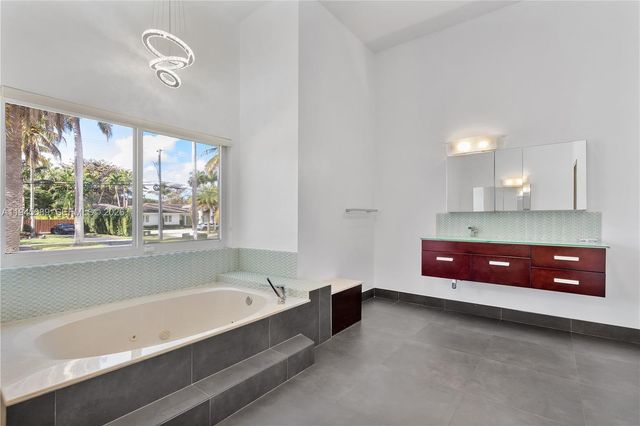 15501 SW 77th Ave, Palmetto Bay, FL 33157