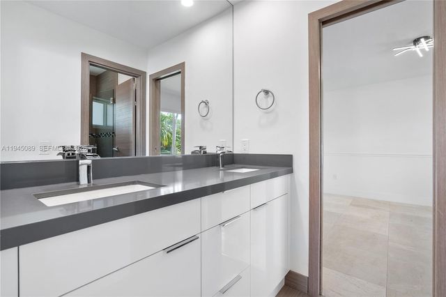 15501 SW 77th Ave, Palmetto Bay, FL 33157