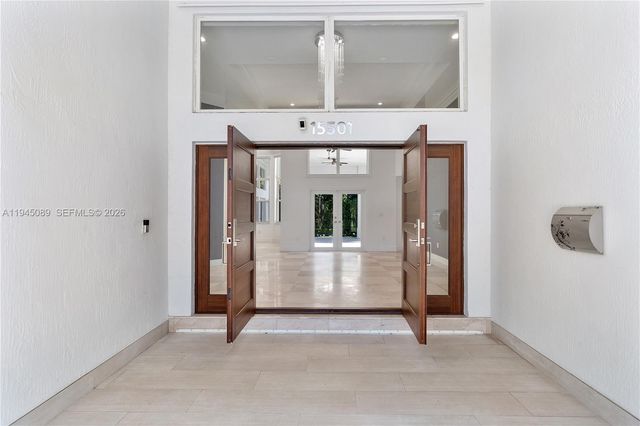 15501 SW 77th Ave, Palmetto Bay, FL 33157