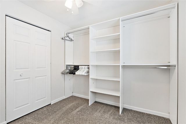 208 Lenora Drive NW, Cedar Rapids, IA 52405