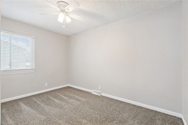 208 Lenora Drive NW, Cedar Rapids, IA 52405