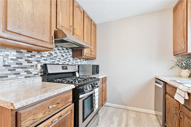 208 Lenora Drive NW, Cedar Rapids, IA 52405