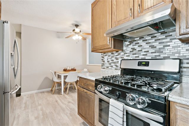 208 Lenora Drive NW, Cedar Rapids, IA 52405