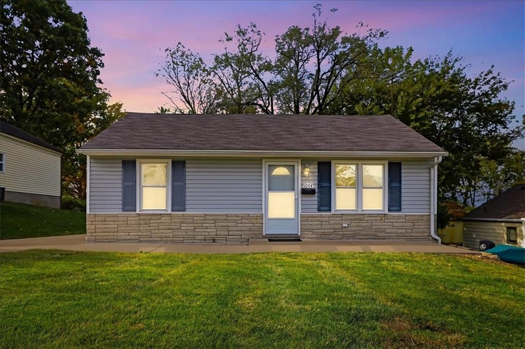 1004 Mary Kay Lane, Platte City, MO 64079