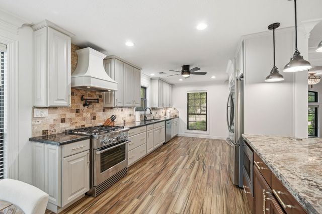 1206 Verdun Lane, Friendswood, TX 77546