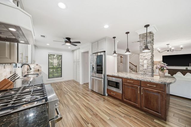 1206 Verdun Lane, Friendswood, TX 77546