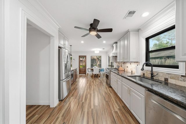1206 Verdun Lane, Friendswood, TX 77546