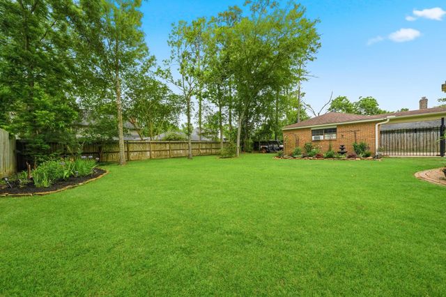 1206 Verdun Lane, Friendswood, TX 77546